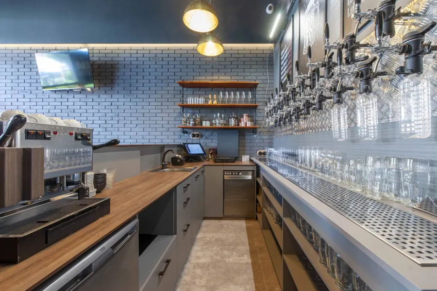 An industrial-style bar in the capital – visualisation 4