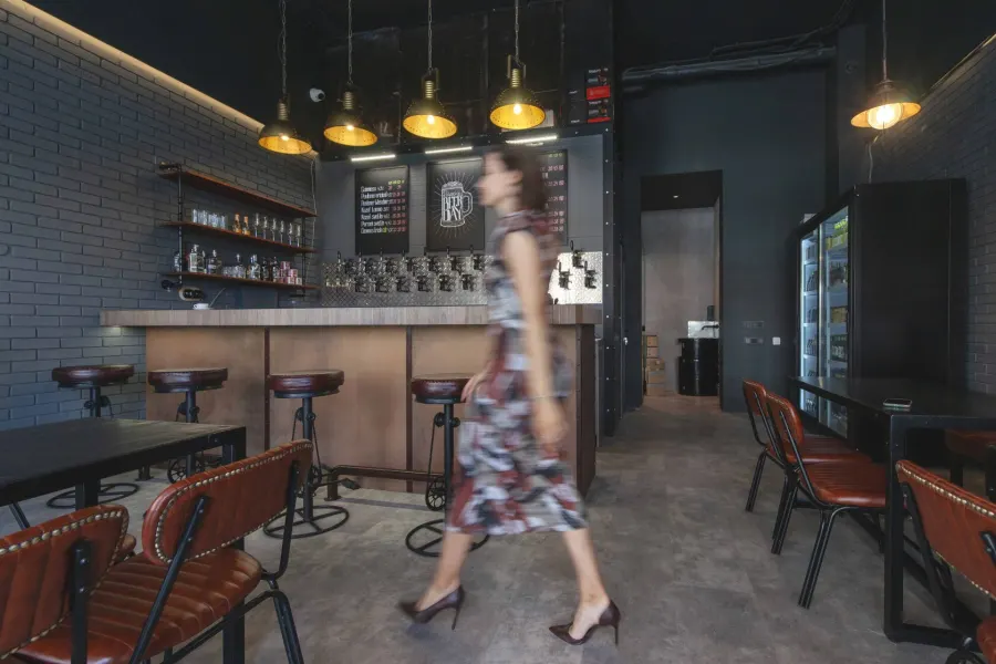 An industrial-style bar in the capital – visualisation 8