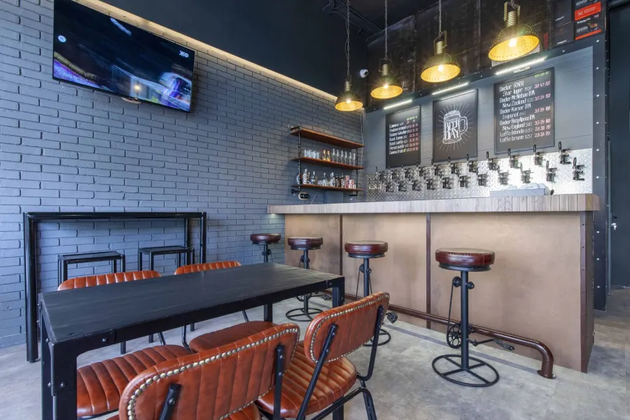 An industrial-style bar in the capital – visualisation 9